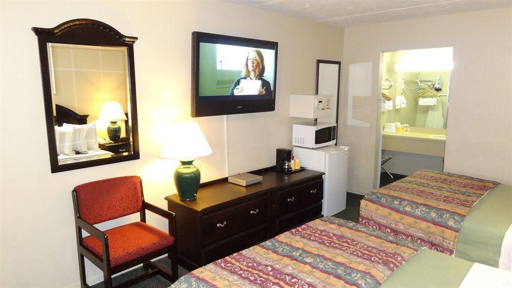 Baymont By Wyndham Petoskey Motel Luaran gambar
