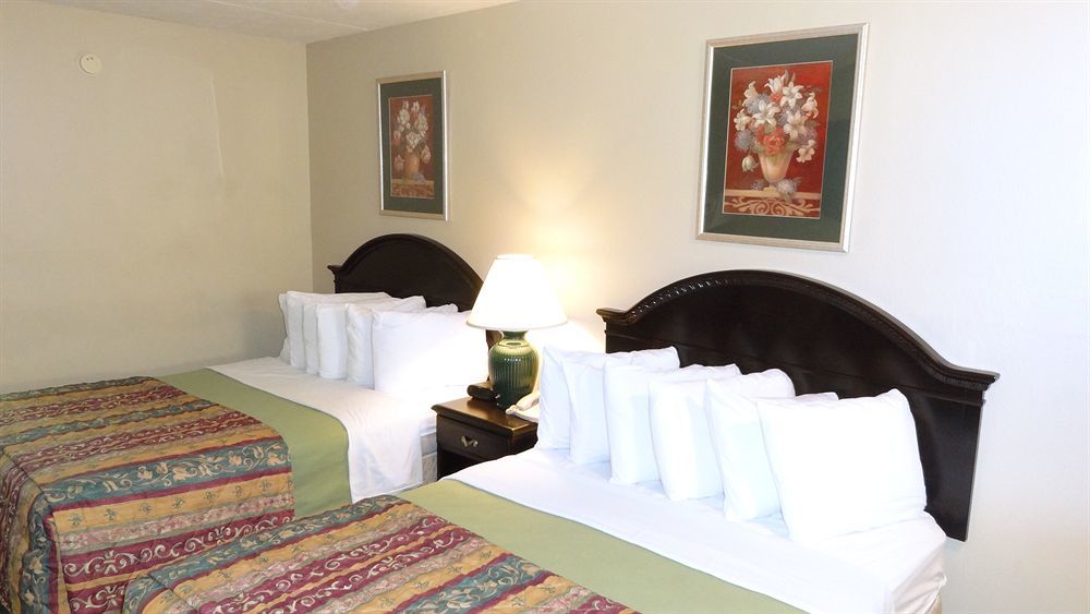 Baymont By Wyndham Petoskey Motel Luaran gambar