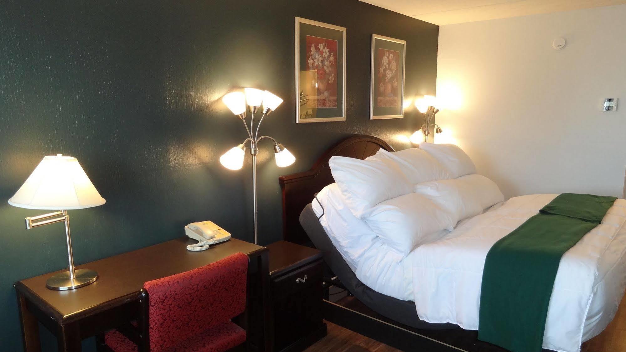 Baymont By Wyndham Petoskey Motel Luaran gambar