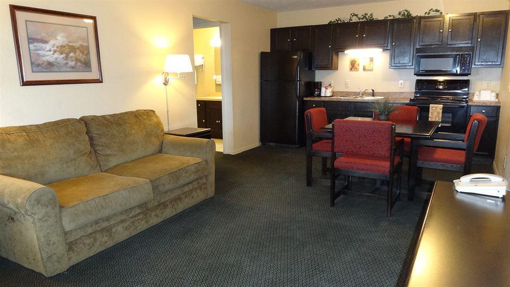 Baymont By Wyndham Petoskey Motel Luaran gambar