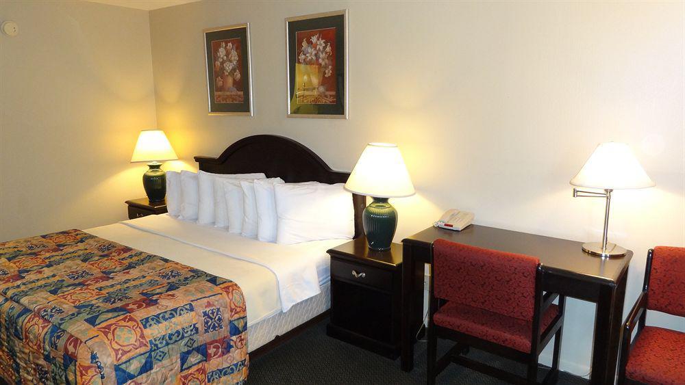 Baymont By Wyndham Petoskey Motel Luaran gambar