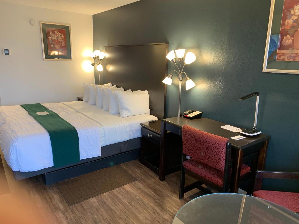 Baymont By Wyndham Petoskey Motel Luaran gambar